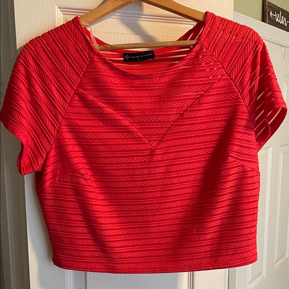 Fashion to Figure Bold Red Textured Crop top - Picture 1 of 3